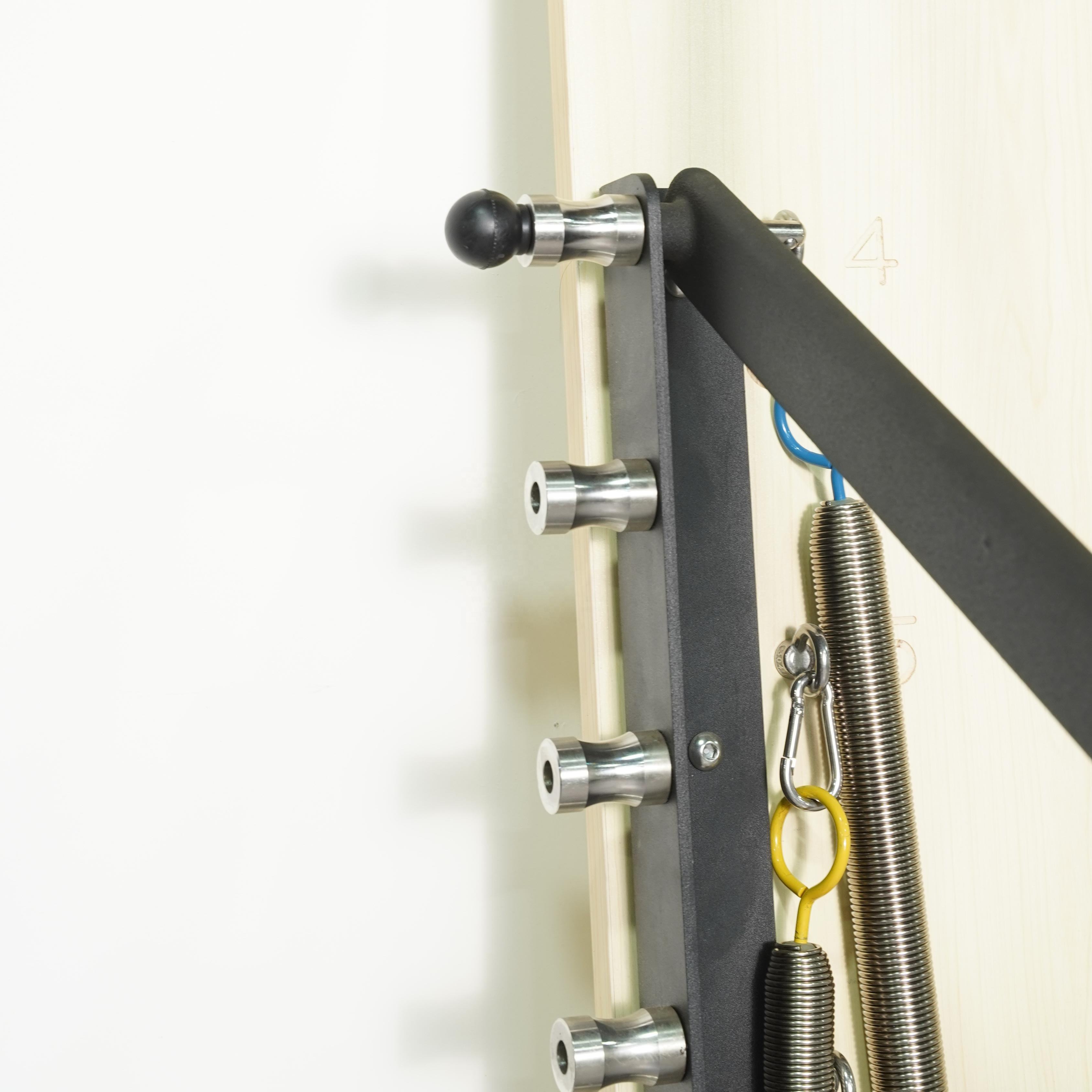 Тренажер для пилатеса с трамплином