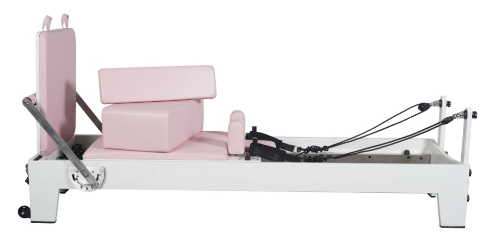 Оборудование для пилатеса из розового дуба, окрашенного в белый цвет Оборудование для пилатеса из розового дуба, окрашенного в белый цвет