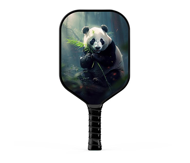 Дети используют ракетку из стекловолокна