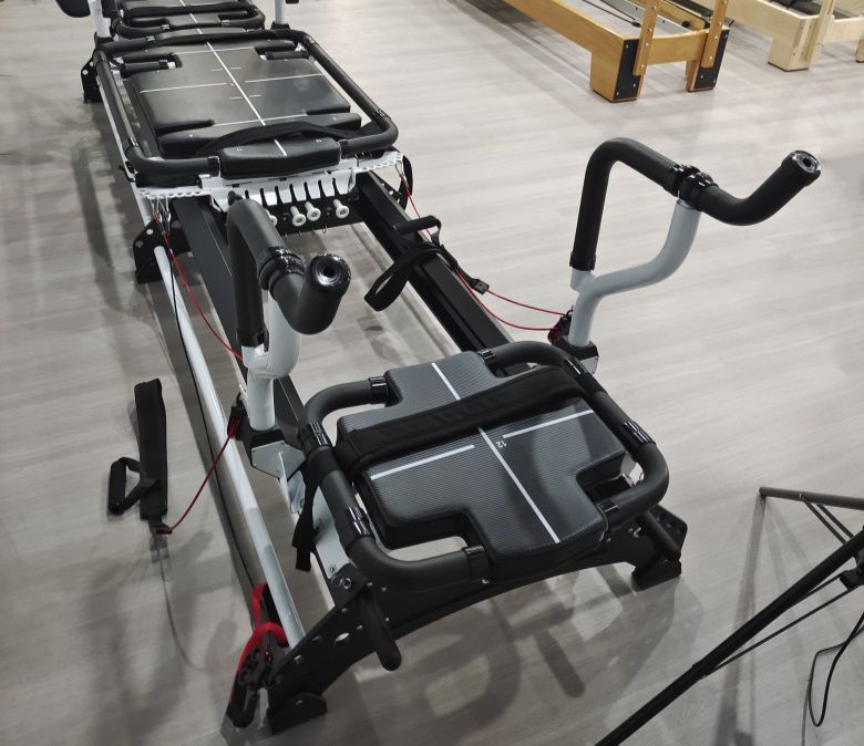 Многофункциональный большой тренажер для пилатеса Reformer