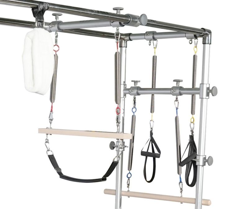 Тренировка по йоге Maple Pilates Cadillac Reformer