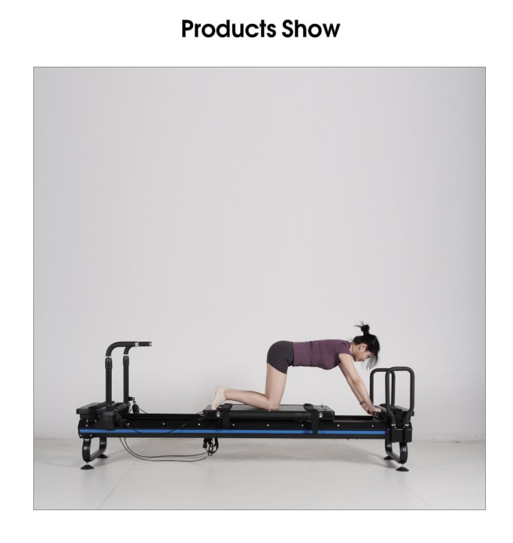 Синяя ваза с большим оборудованием для пилатеса-реформатора